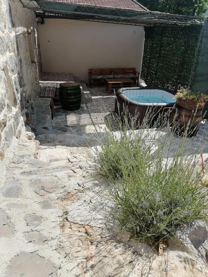 Villa The Old Stable 1861 à Imotski Extérieur photo